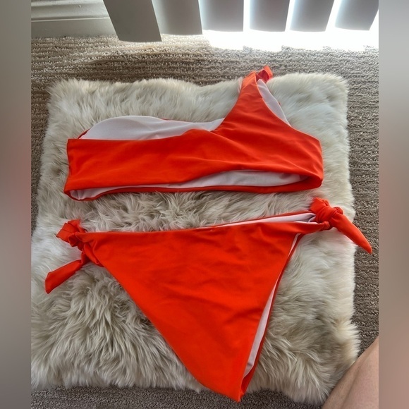 BRIGHT ORANGE ONE SHOULDER BIKINI SIZE M - Picture 2 of 5